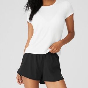 ALO Yoga All Day Short Sleeve in White sz Small